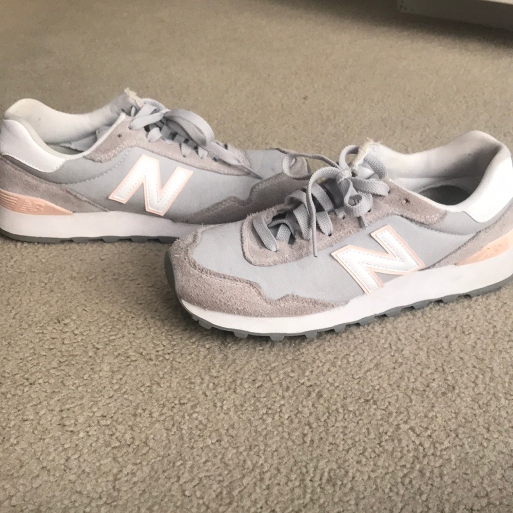 New balance tennis shoes